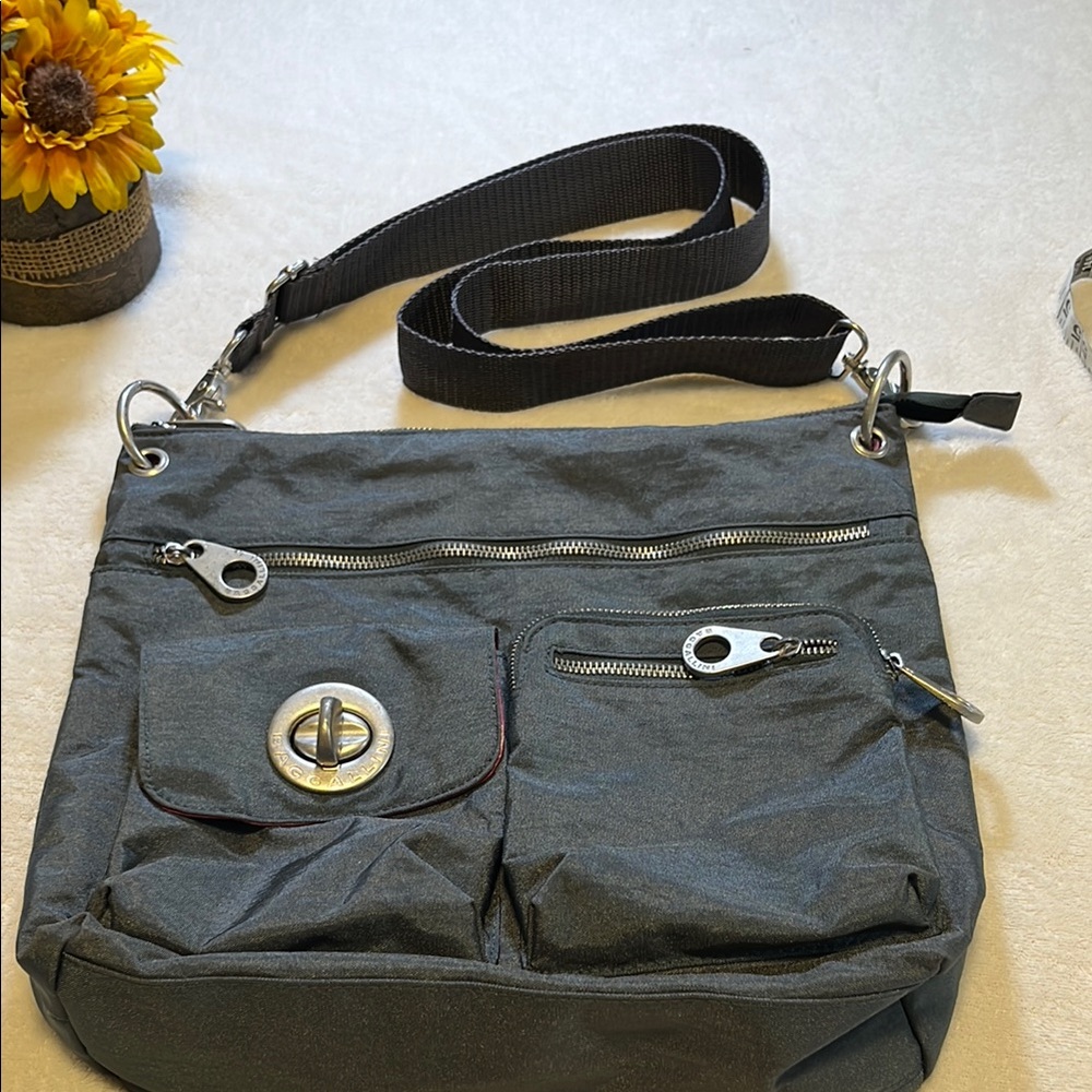 Baggallini Gray Tote With Adjustable Strap And Fu… - image 1